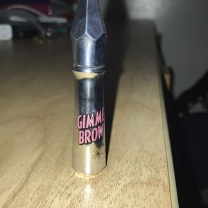 Gimme brow! Benefit cosmetics!